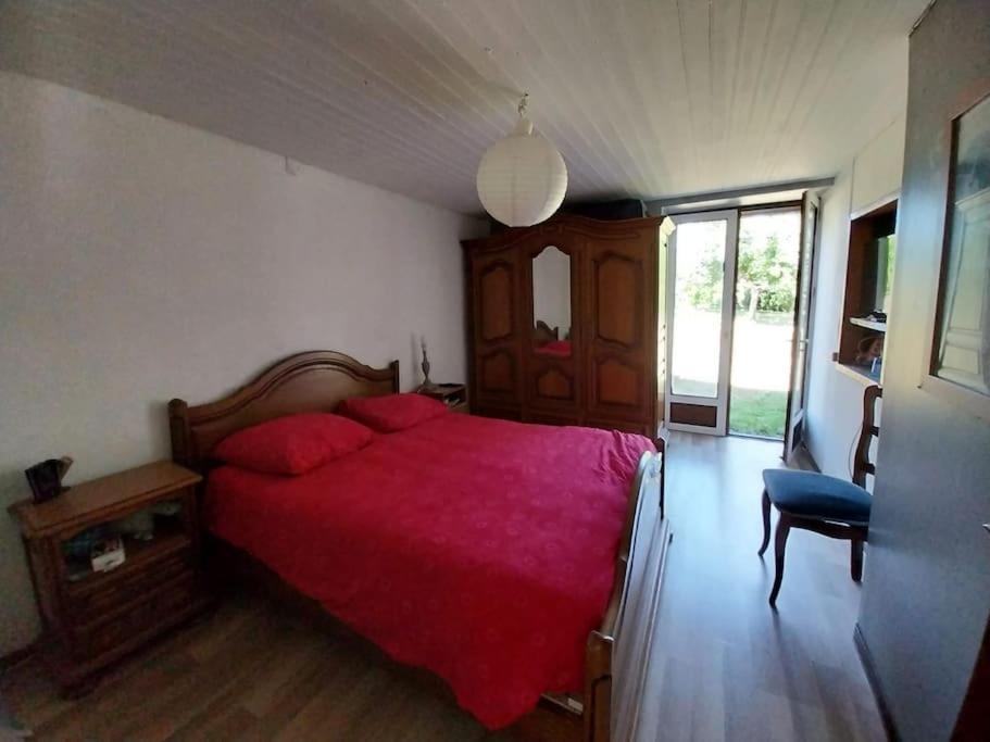Maison En Pierres Pradinas Exteriér fotografie